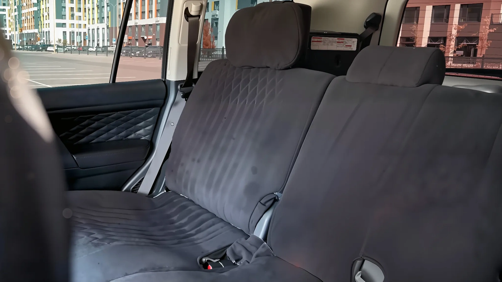 Салон Toyota Land Cruiser 200 во время поездки из Астаны в Павлодар с широкими сиденьями