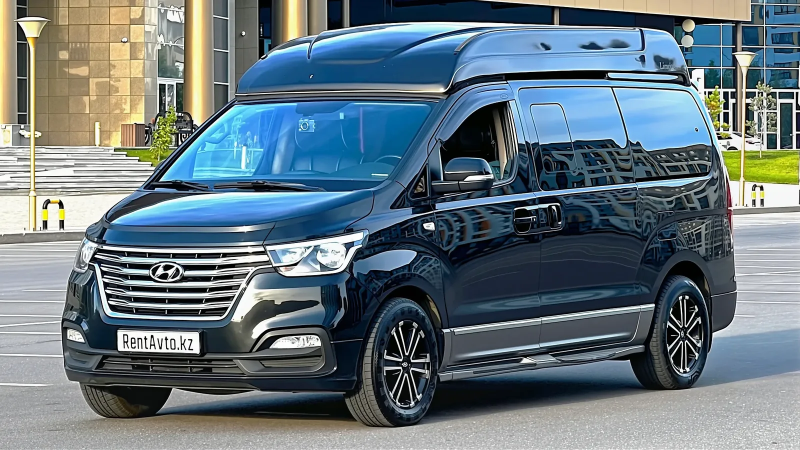 Hyundai Grand Starex LUX black