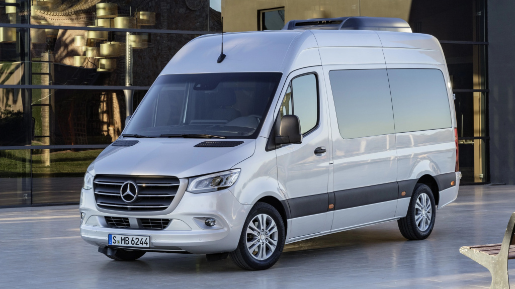 2018-Mercedes-Benz-Sprinter-36-e1517995000665.jpg